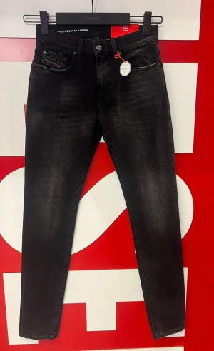 JEANS DIESEL   D-STRUKT 09N42 × SWAROVSKI